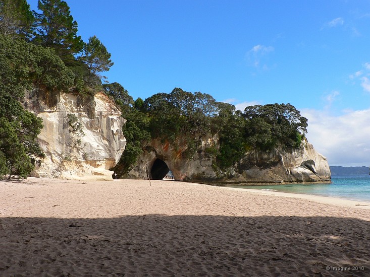 4.8- La plage rose de Cathedral cove.JPG